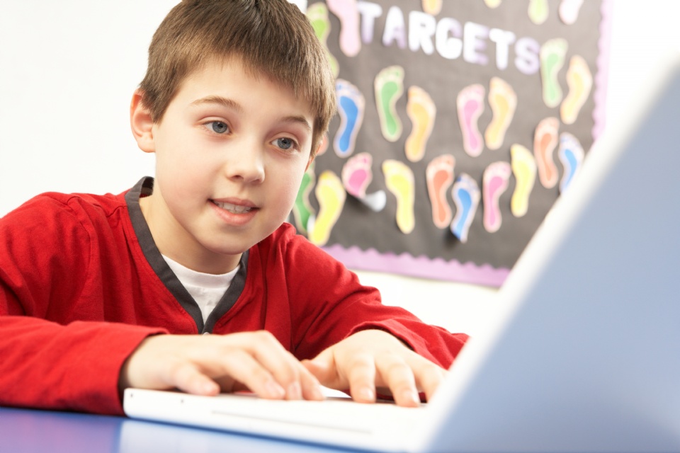 Technology in the Classroom | Laval Families Magazine | Laval's Family Life Magazine Technology in the Classroom | Laval Families Magazine | Laval's Family Life Magazine