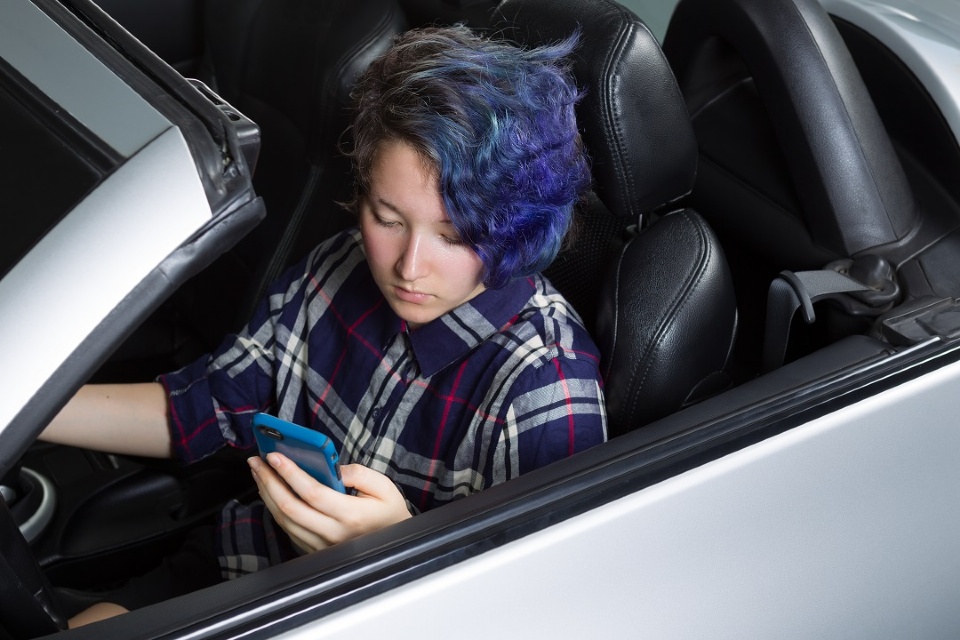 Dangers of Texting | Laval Families Magazine | Laval's Family Life Magazine Dangers of Texting | Laval Families Magazine | Laval's Family Life Magazine