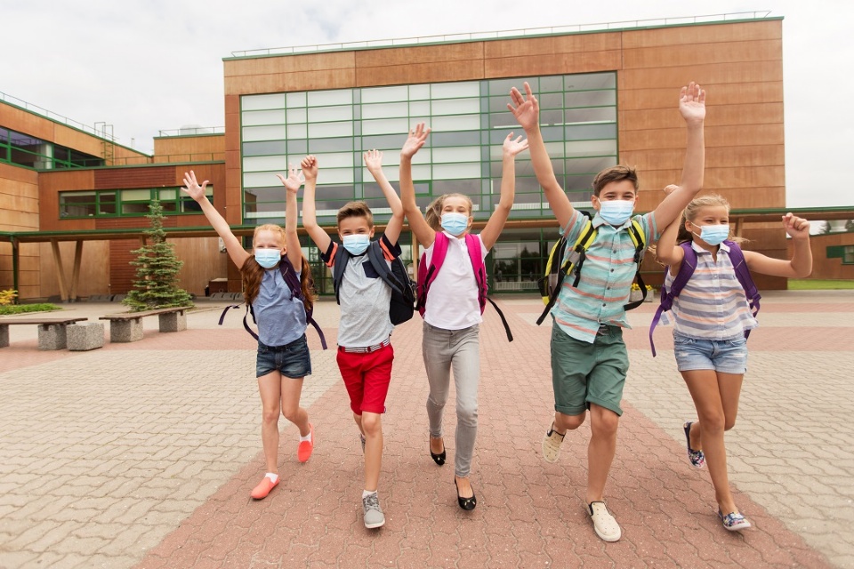 A Silver Lining to a Cloudy Year | Laval Families Magazine | Laval's Family Life Magazine A Silver Lining to a Cloudy Year | Laval Families Magazine | Laval's Family Life Magazine