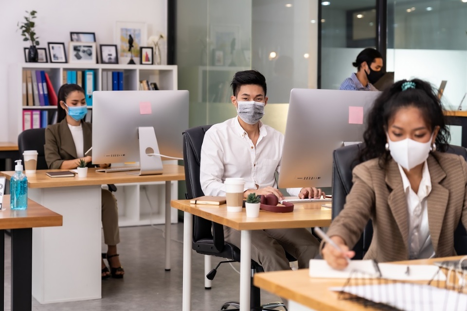 Returning to the Workforce During a Pandemic | Laval Families Magazine | Laval's Family Life Magazine Returning to the Workforce During a Pandemic | Laval Families Magazine | Laval's Family Life Magazine