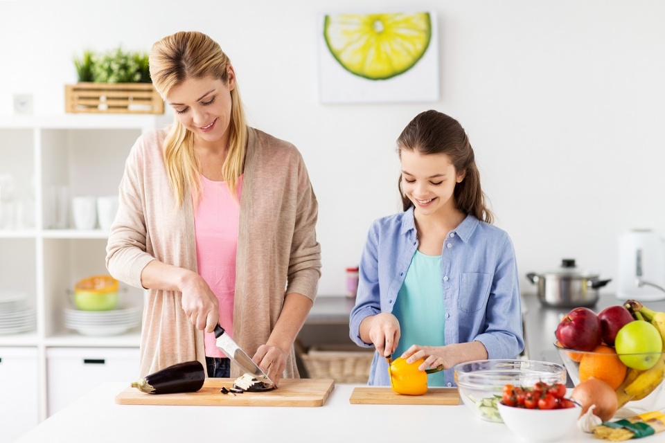 Eating Healthy as a Family | Laval Families Magazine | Laval's Family Life Magazine Eating Healthy as a Family | Laval Families Magazine | Laval's Family Life Magazine