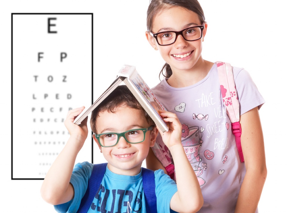 How to help your child adjust to wearing glasses | Laval Families Magazine | Laval's Family Life Magazine How to help your child adjust to wearing glasses | Laval Families Magazine | Laval's Family Life Magazine