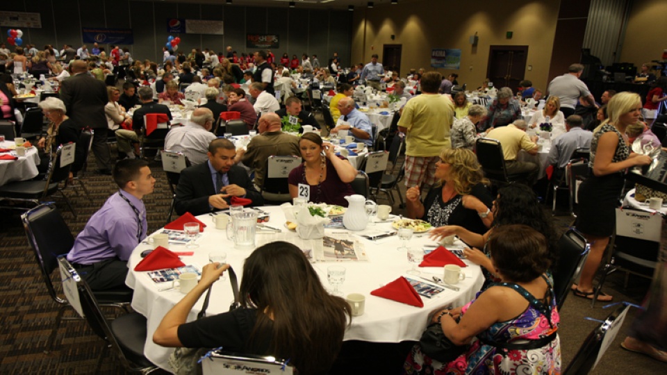 English-Speaking Community of Lanaudière: Network Meeting and Luncheon | Laval Families Magazine | Laval's Family Life Magazine English-Speaking Community of Lanaudière: Network Meeting and Luncheon | Laval Families Magazine | Laval's Family Life Magazine